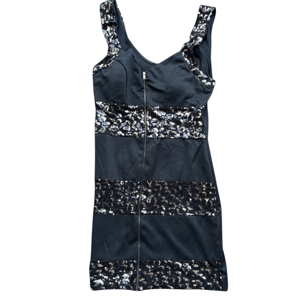 ✨ Black sequin mini dress with zipper closure✨